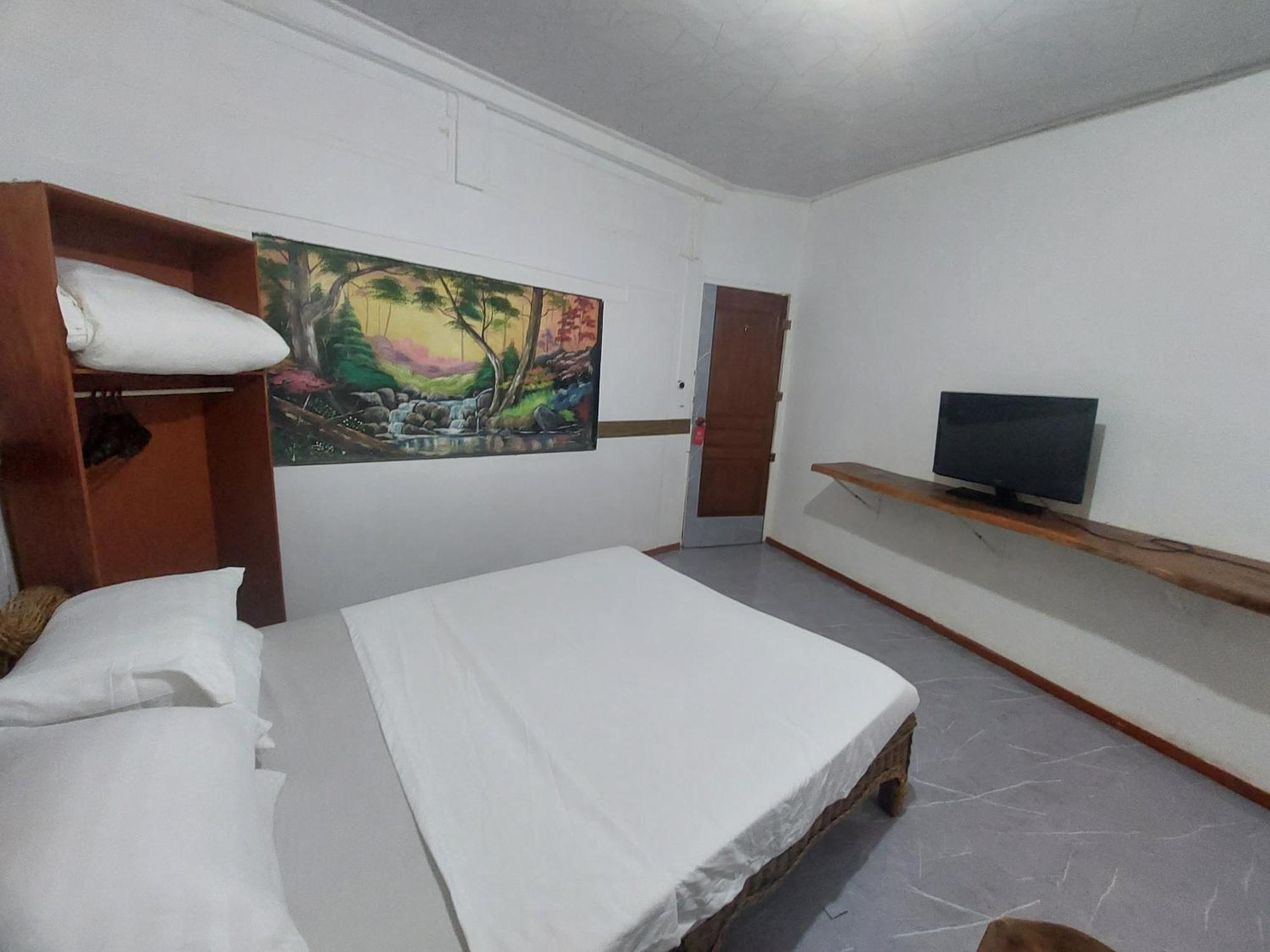 Larmar Bed And Breakfast Puerto Princesa Екстер'єр фото