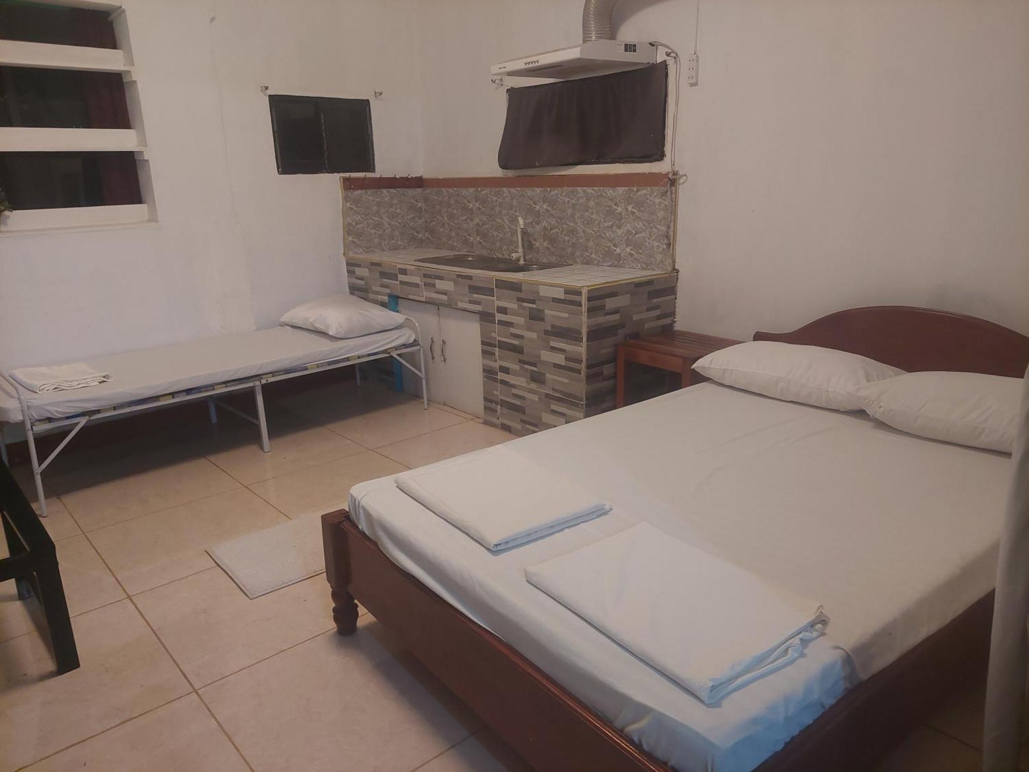 Larmar Bed And Breakfast Puerto Princesa Екстер'єр фото
