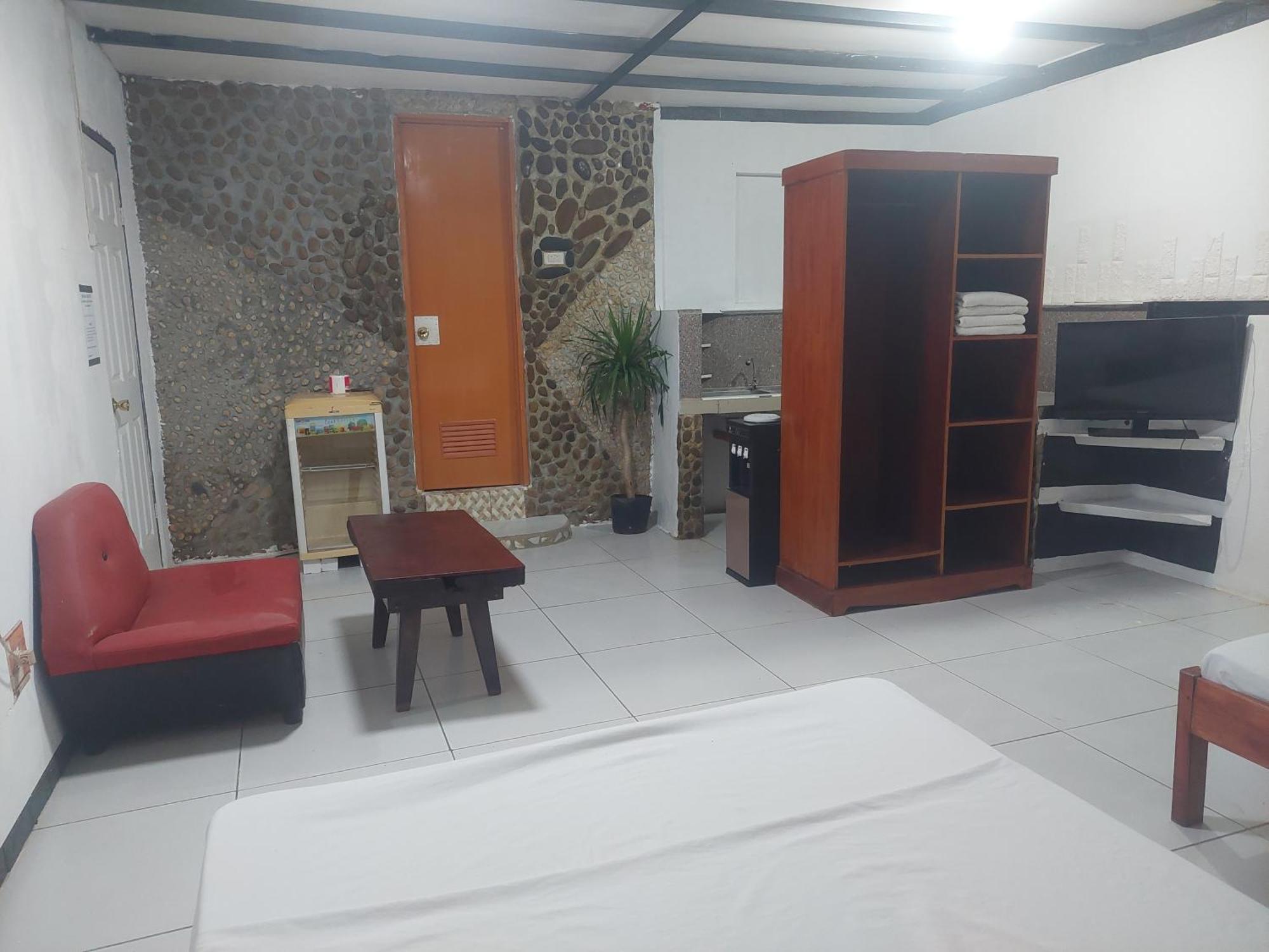 Larmar Bed And Breakfast Puerto Princesa Екстер'єр фото