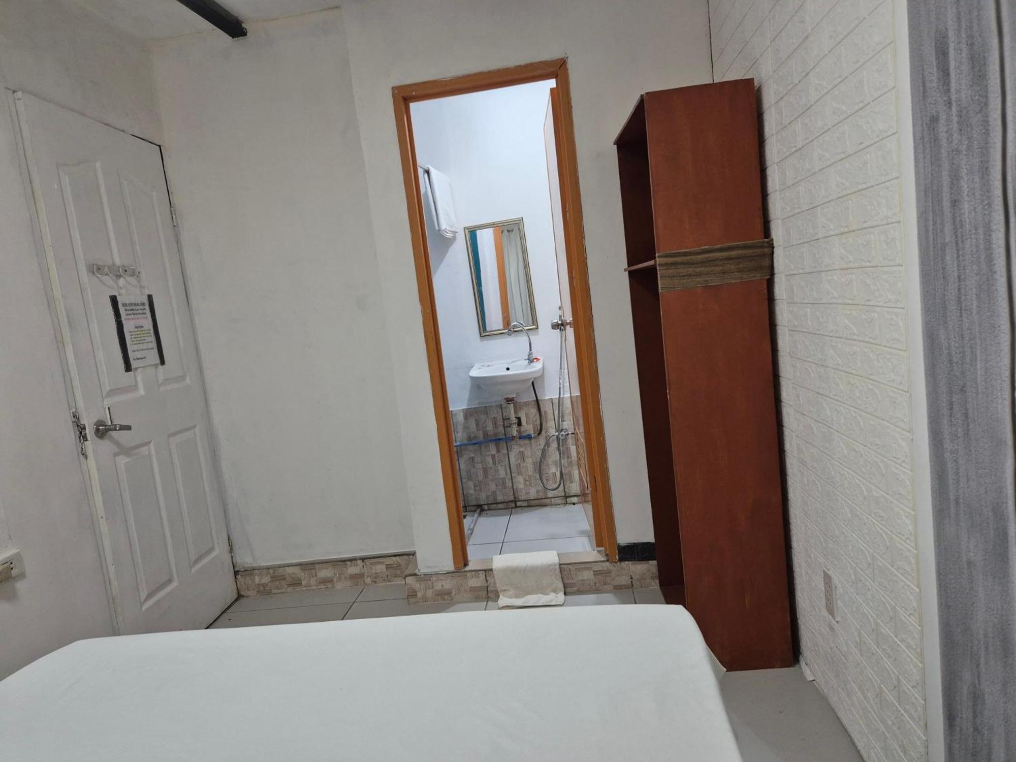 Larmar Bed And Breakfast Puerto Princesa Екстер'єр фото