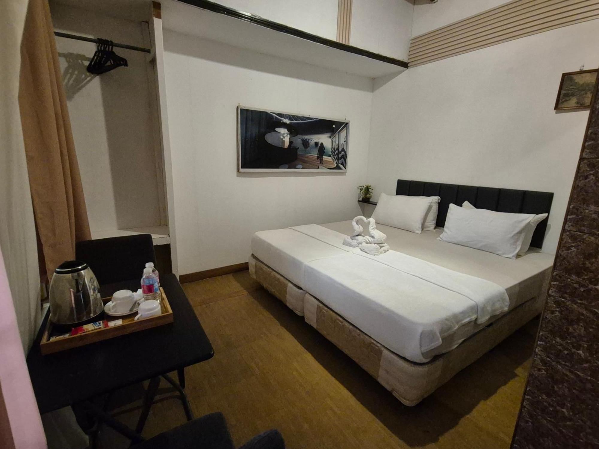 Larmar Bed And Breakfast Puerto Princesa Екстер'єр фото