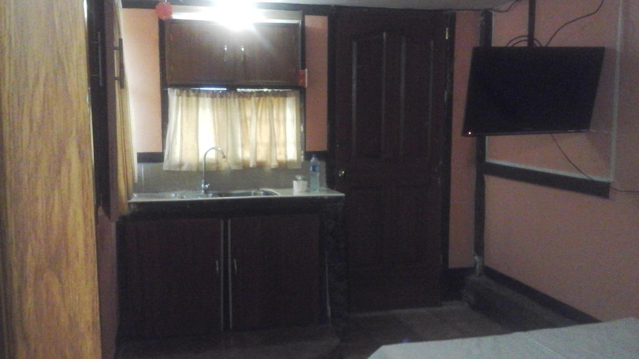 Larmar Bed And Breakfast Puerto Princesa Екстер'єр фото